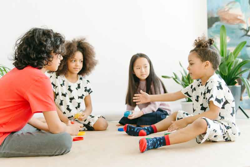 enfants à la garderie